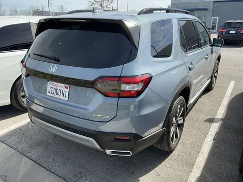 Used 2024 Honda Pilot Touring image 6