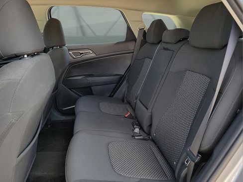 Used 2023 Kia Sportage LX image 8