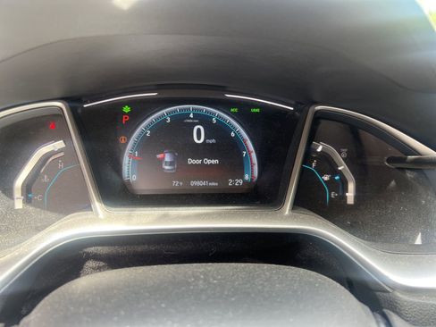 Used 2019 Honda Civic EX image 4