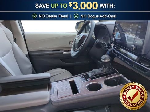 Used 2022 Toyota Sienna XLE image 22
