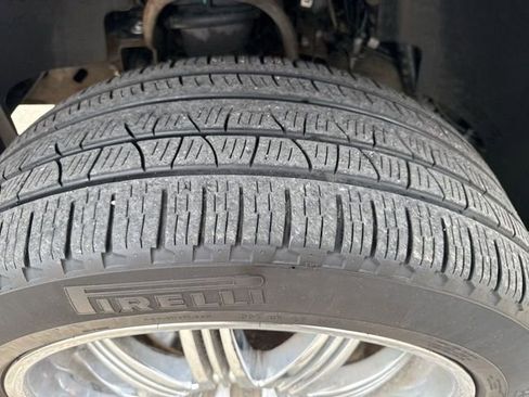 Used 2010 Cadillac Escalade Luxury image 8