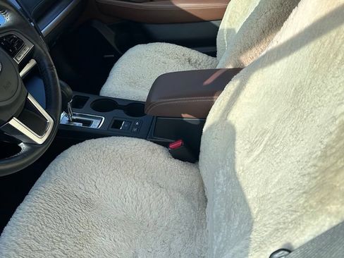 Used 2017 Subaru Outback 2.5i Touring w/ Popular Package #5A AWD/4WD image 5