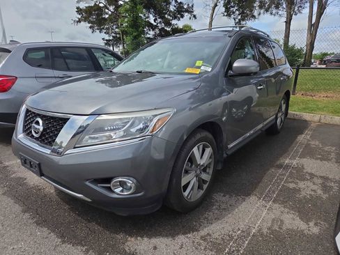 Used 2015 Nissan Pathfinder Platinum AWD/4WD image 10