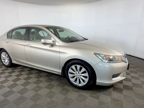 Used 2015 Honda Accord EX image 2