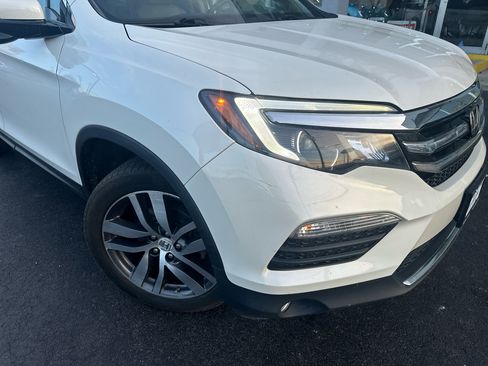 Used 2017 Honda Pilot Touring image 3