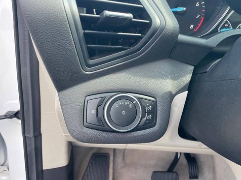 Used 2016 Ford Escape SE w/ SE Leather Comfort Package AWD/4WD image 21