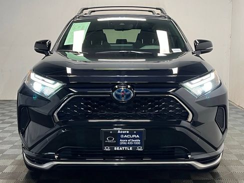 Used 2022 Toyota RAV4 SE w/ Weather & Moonroof Package AWD/4WD image 2