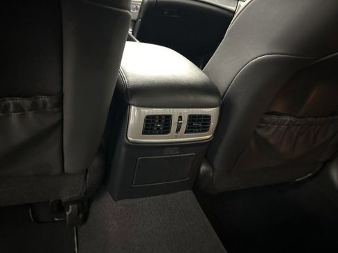 Used 2017 INFINITI Q70 L 3.7 image 23