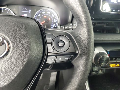 Used 2019 Toyota RAV4 XLE w/ Carpet Mat Package FWD image 24