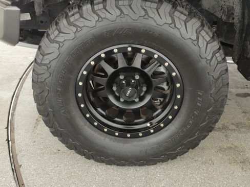 Used 2019 Ford F150 Raptor w/ Equipment Group 802A Luxury AWD/4WD image 2