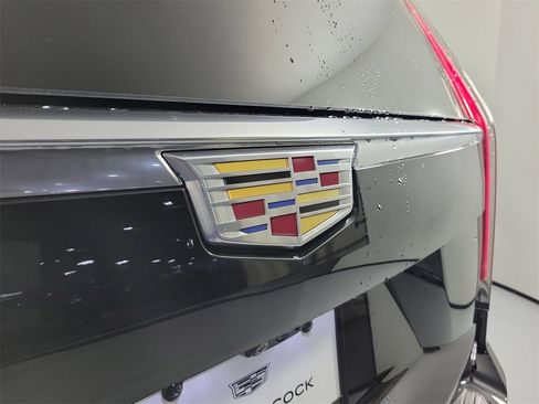 Certified 2022 Cadillac Escalade Premium Luxury w/ Performance Package image 7