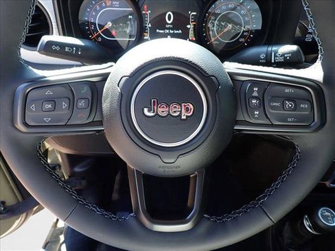 New 2025 Jeep Gladiator Sport image 11