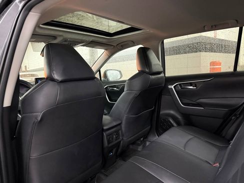 Used 2022 Toyota RAV4 XLE Premium AWD/4WD image 16