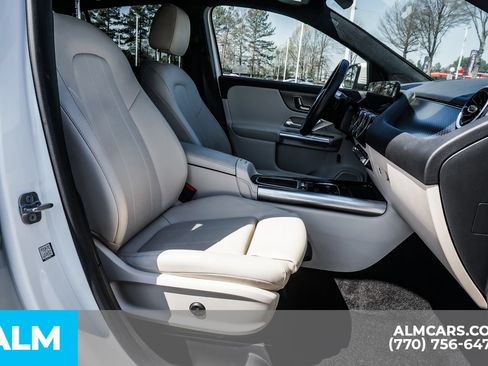 Used 2025 Mercedes-Benz GLA 250 4MATIC image 23