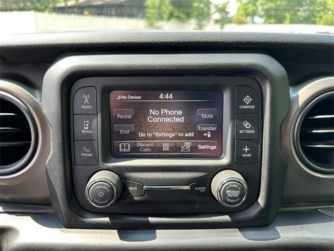 Used 2021 Jeep Gladiator Willys image 23