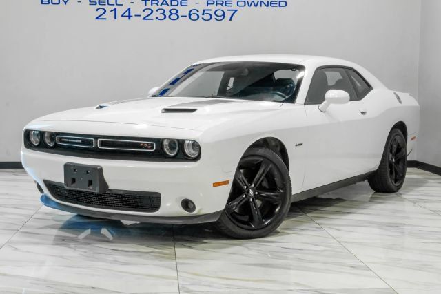 Used 2017 Dodge Challenger R/T RWD image 2