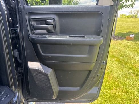 Used 2018 RAM 1500 Express w/ Express Value Package AWD/4WD image 16
