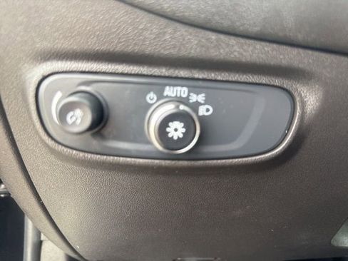 Used 2024 Chevrolet Equinox LT AWD/4WD image 16