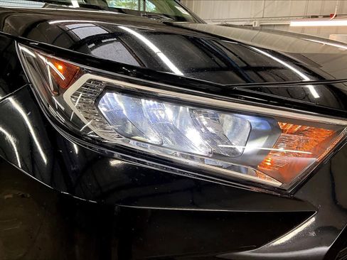 Used 2020 Toyota RAV4 XLE Premium image 31