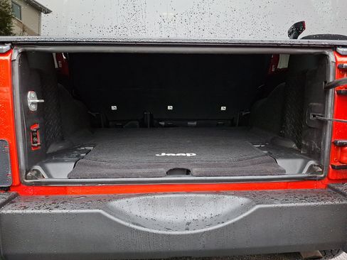 Used 2015 Jeep Wrangler Unlimited Sport w/ Quick Order Package 24S image 27