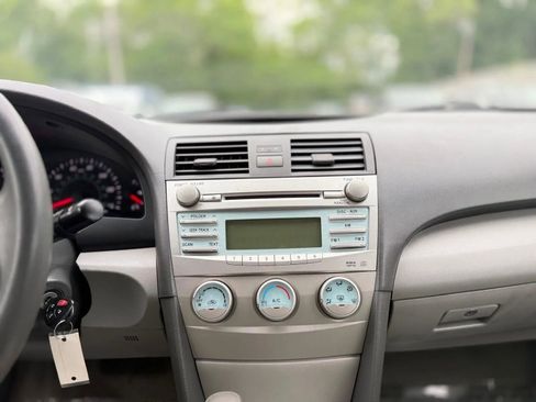 Used 2007 Toyota Camry LE FWD image 17