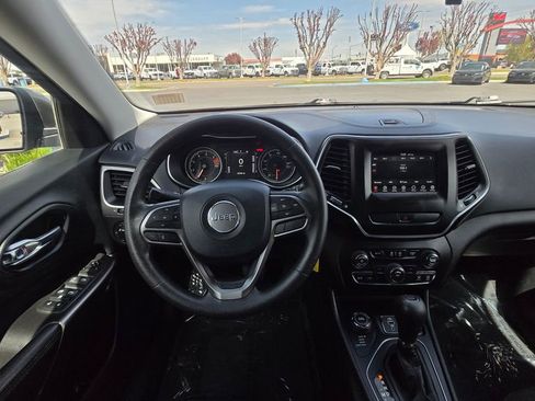 Used 2020 Jeep Cherokee Latitude AWD/4WD image 14
