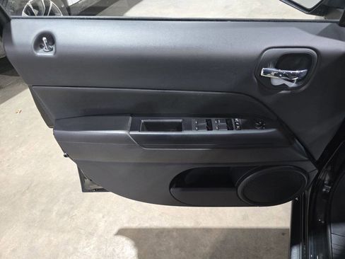 Used 2017 Jeep Patriot High Altitude AWD/4WD image 21
