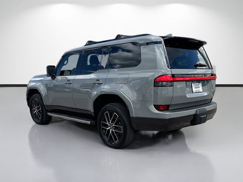 Used 2024 Lexus GX 550 w/ Accessory Package (Z1) AWD/4WD image 5