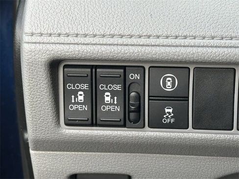 Used 2022 Honda Odyssey EX image 25