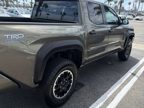 Used 2025 Toyota Tacoma TRD Off-Road AWD/4WD image 10