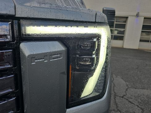 Used 2026 GMC Sierra 2500 Denali Ultimate AWD/4WD image 12