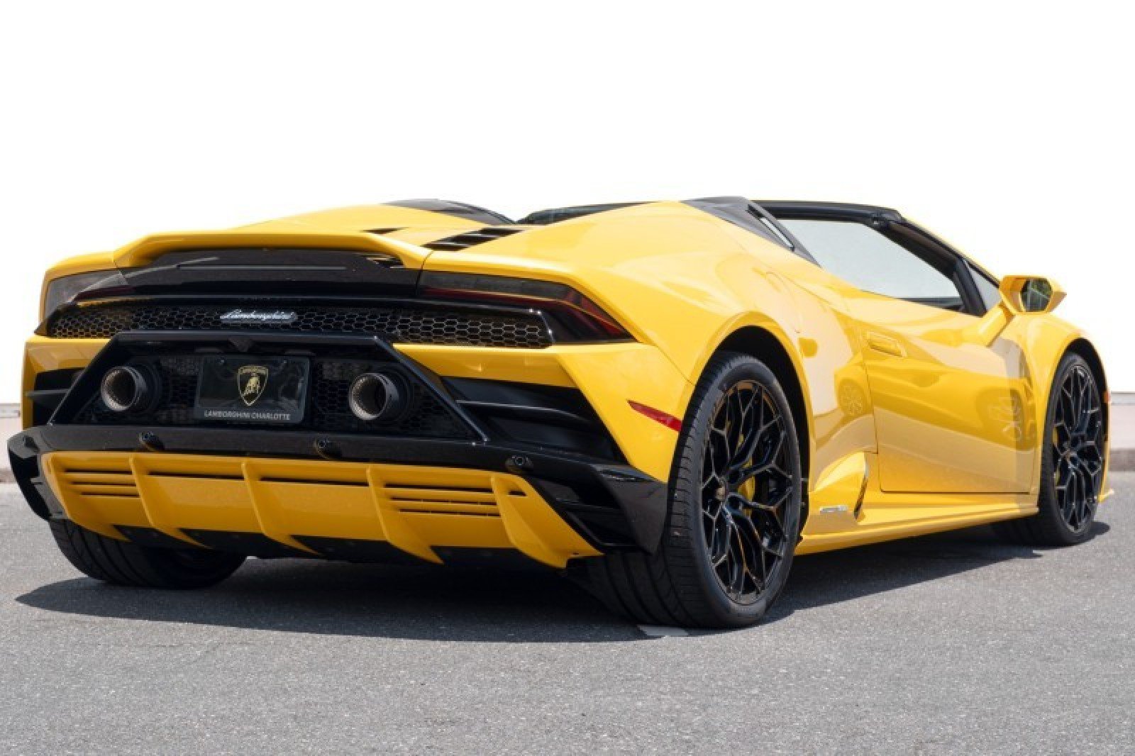 Used 2024 Lamborghini Huracan EVO AWD/4WD image 4