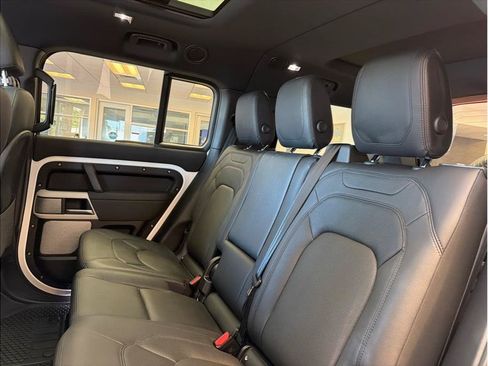Used 2023 Land Rover Defender 130 SE AWD/4WD image 32