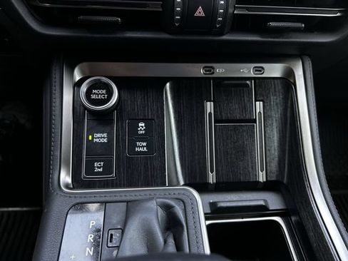 Used 2024 Lexus GX 550 w/ Accessory Package (Z1) AWD/4WD image 22