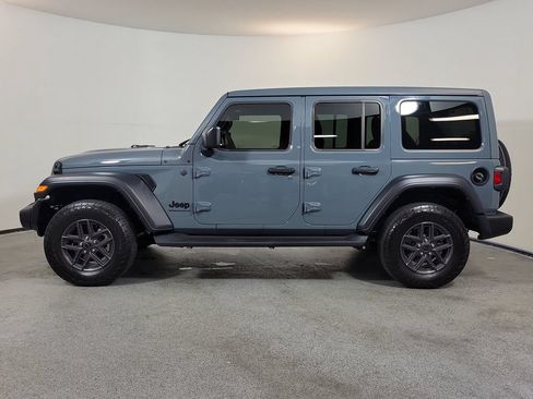 Used 2024 Jeep Wrangler Unlimited Sport AWD/4WD image 4
