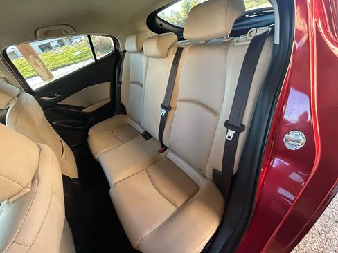 Used 2017 MAZDA MAZDA3 Sport image 10