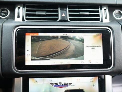 Used 2018 Land Rover Range Rover Long Wheelbase Supercharged image 32