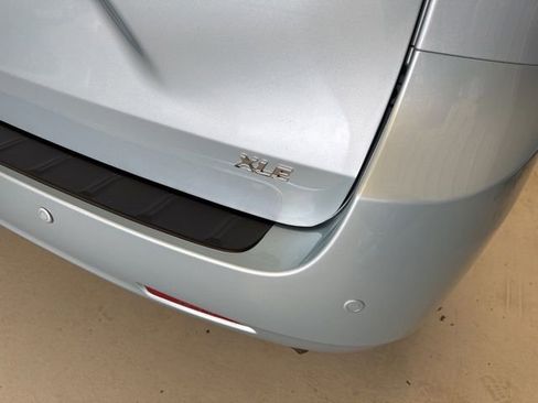 Used 2017 Toyota Sienna XLE w/ XLE Navigation Package FWD image 16