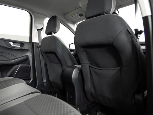 Used 2021 Ford Escape SE image 21