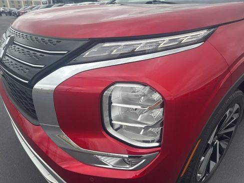 Used 2024 Mitsubishi Outlander FWD image 24