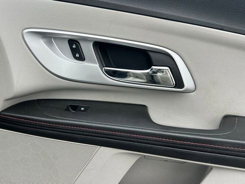 Used 2014 Chevrolet Equinox LTZ image 17