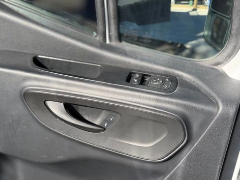 Used 2021 Mercedes-Benz Sprinter 2500 image 28