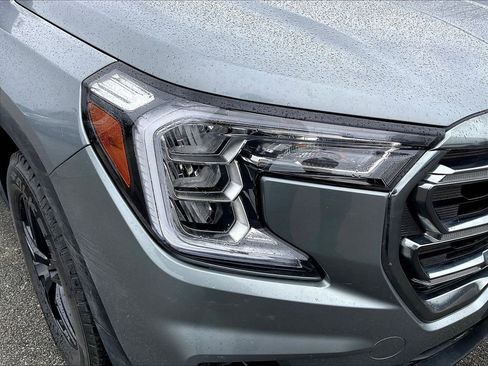 Used 2024 GMC Terrain AT4 image 30