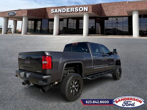 Used 2015 GMC Sierra 2500 Denali w/ Duramax Plus Package image 3
