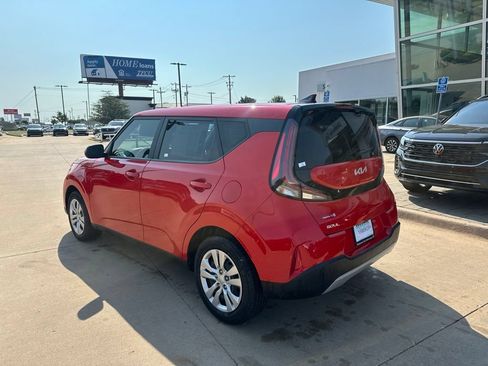 Used 2023 Kia Soul LX FWD image 6