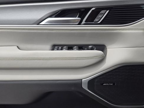 New 2026 Jeep Grand Wagoneer Limited AWD/4WD image 18