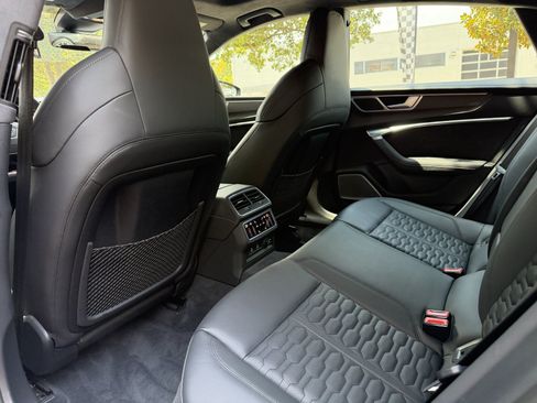 Used 2025 Audi RS 7 Performance AWD/4WD image 32