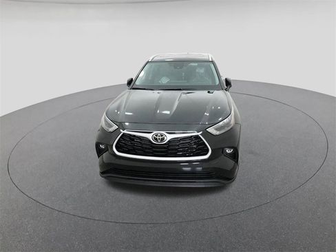 New 2026 Toyota Highlander XLE image 15