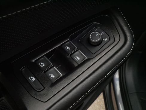 Used 2025 Volkswagen Atlas SE AWD/4WD image 19