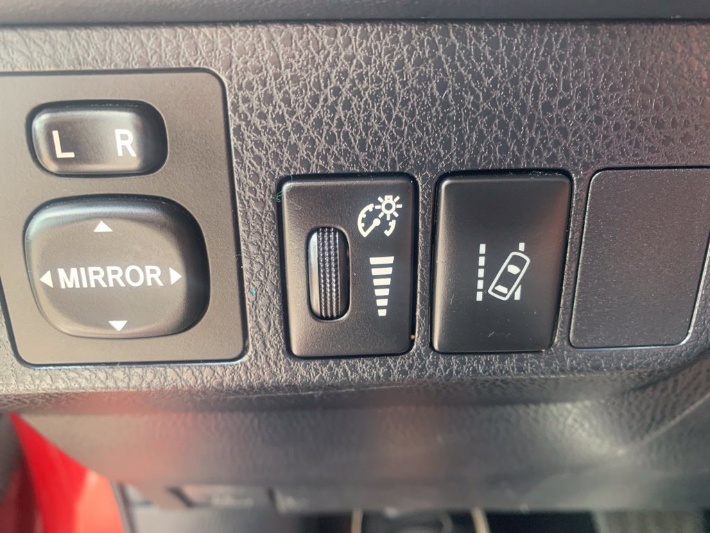 Used 2018 Toyota RAV4 Limited w/ Advanced Technology Package AWD/4WD image 20